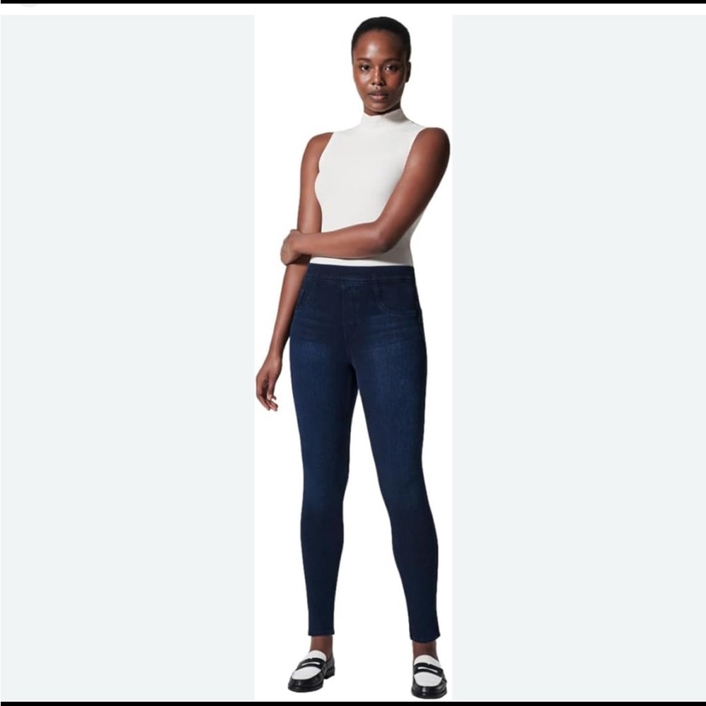 Women's Dark Blue Jeans